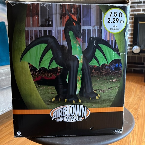 Halloween Gemmy 7.5 ft Project swirling color
Inflatable, yard decor prop - Picture 7 of 8